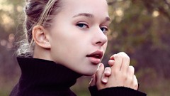 Blondes woman Milena D