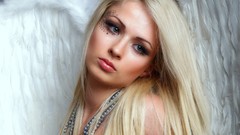 Blondes woman models