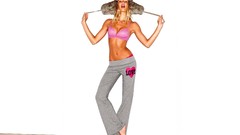 Blondes woman models barefoot