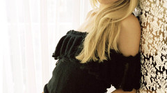 Blondes woman models Olivia