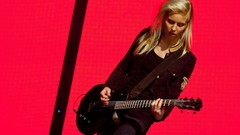 Blondes woman Music guitars