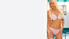 Blondes woman panties bra