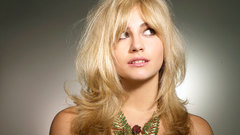 Blondes woman pixie lott