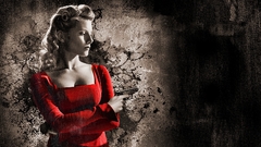 Blondes woman red dress