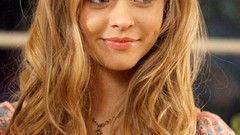 Blondes woman Sasha Pieterse