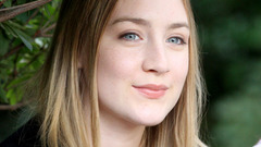 Blondes woman smiling saoirse