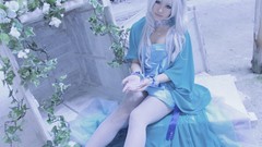 Blondes woman snow cosplay