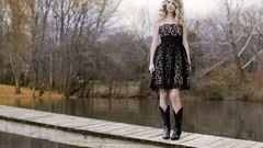 Blondes woman taylor swift