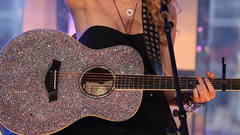 Blondes woman taylor swift