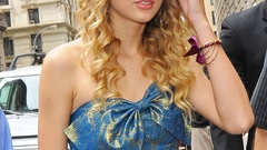 Blondes woman taylor swift