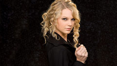 Blondes woman taylor swift