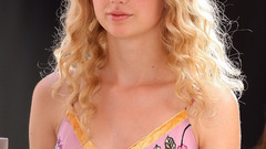 Blondes woman taylor swift