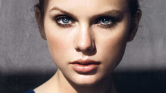 Blondes woman taylor swift