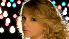 Blondes woman taylor swift