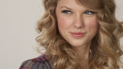 Blondes woman taylor swift