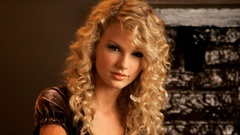 Blondes woman taylor swift