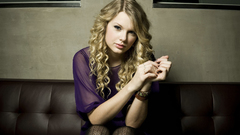 Blondes woman taylor swift
