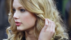 Blondes woman taylor swift