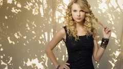 Blondes woman taylor swift