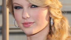 Blondes woman taylor swift