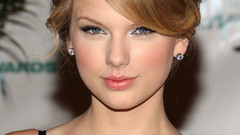 Blondes woman taylor swift