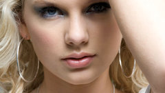 Blondes woman taylor swift