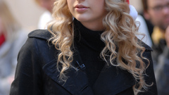 Blondes woman taylor swift
