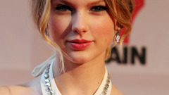 Blondes woman taylor swift