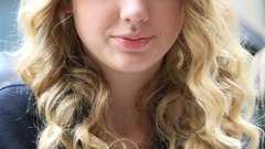 Blondes woman taylor swift