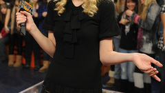 Blondes woman taylor swift