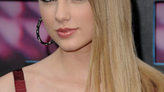 Blondes woman taylor swift