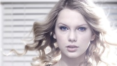 Blondes woman taylor swift