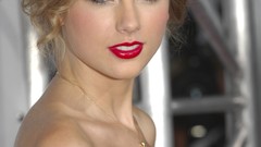 Blondes woman taylor swift