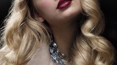 Blondes woman taylor swift