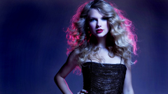 Blondes woman taylor swift