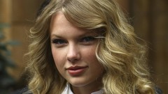 Blondes woman taylor swift