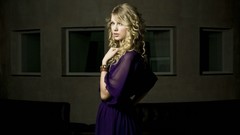 Blondes woman taylor swift