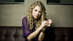 Blondes woman taylor swift