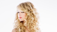 Blondes woman taylor swift