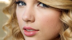 Blondes woman taylor swift