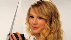 Blondes woman taylor swift