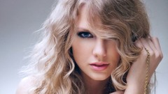 Blondes woman taylor swift
