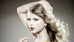Blondes woman taylor swift