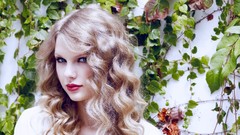 Blondes woman taylor swift