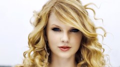 Blondes woman taylor swift