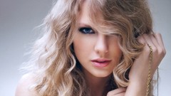 Blondes woman taylor swift