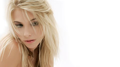 Blondes woman white background