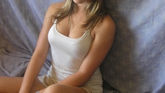 Blondes woman white cleavage