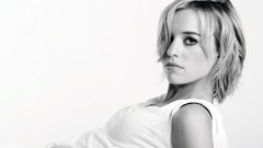 Blondes woman white shirts