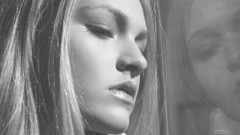 Blondes woman window faces